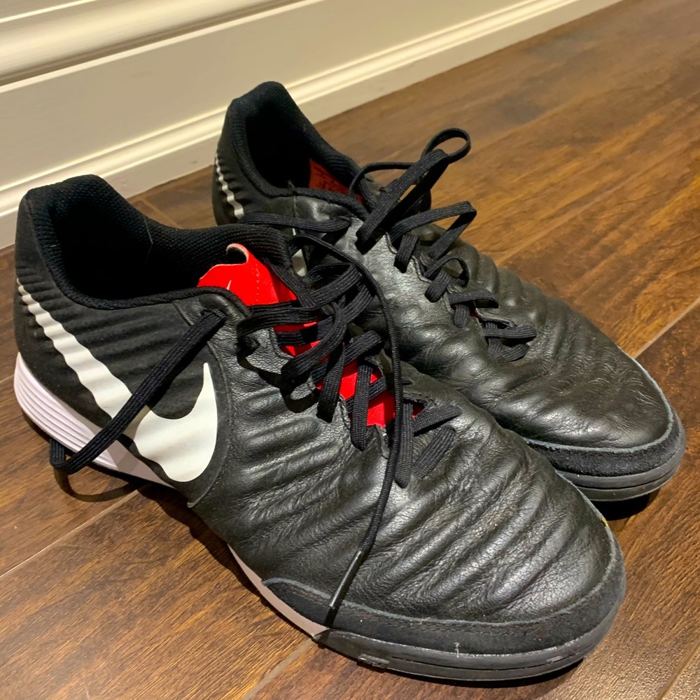 Nike Tiempo indoor court shoes